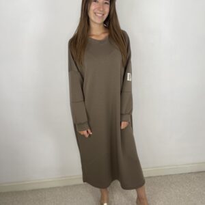 The Cozy Oversized Dress ☕🤎