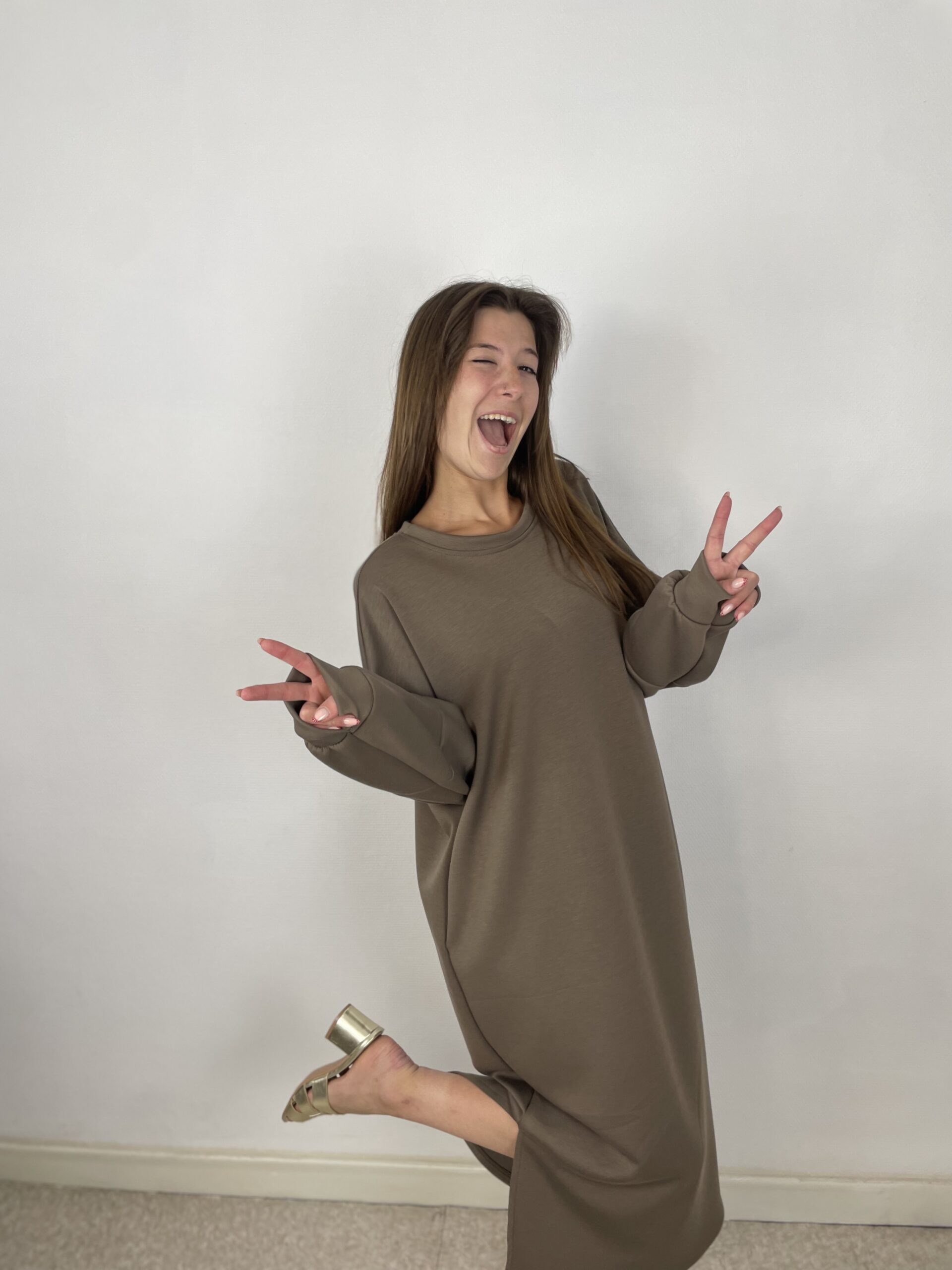 The Cozy Oversized Dress βπ€ - Afbeelding 2
